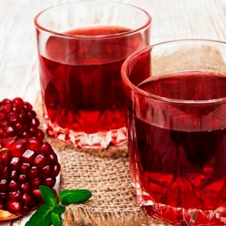 How to Make Pomegranate Juice Without a Juicer?