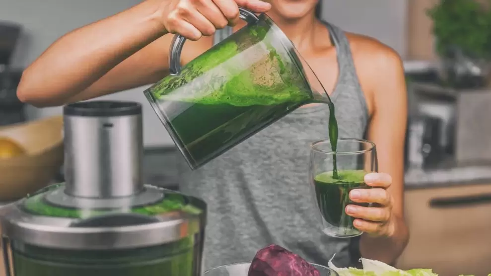 Juicer Vs. Blender: Which One Is Better For Leafy Greens Juice?